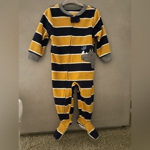 New without tags Carters footed pajamas